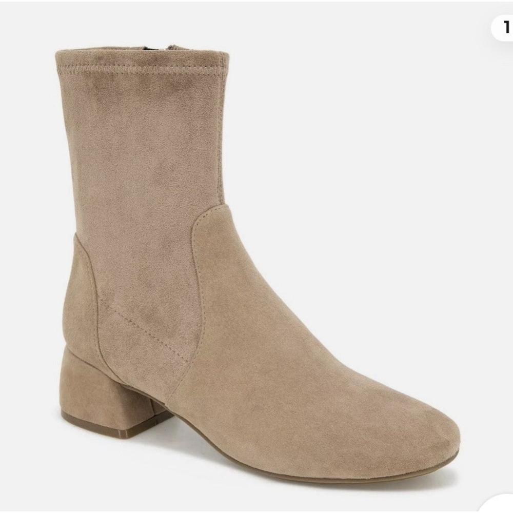 GENTLE SOULS - Emily Suede Side Zip Boot Size 8.5 Tan